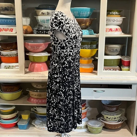 Tory Burch Sophia Print A-Line Dress (as seen on Kate Middleton) - Size Medium - Picture 11 of 16